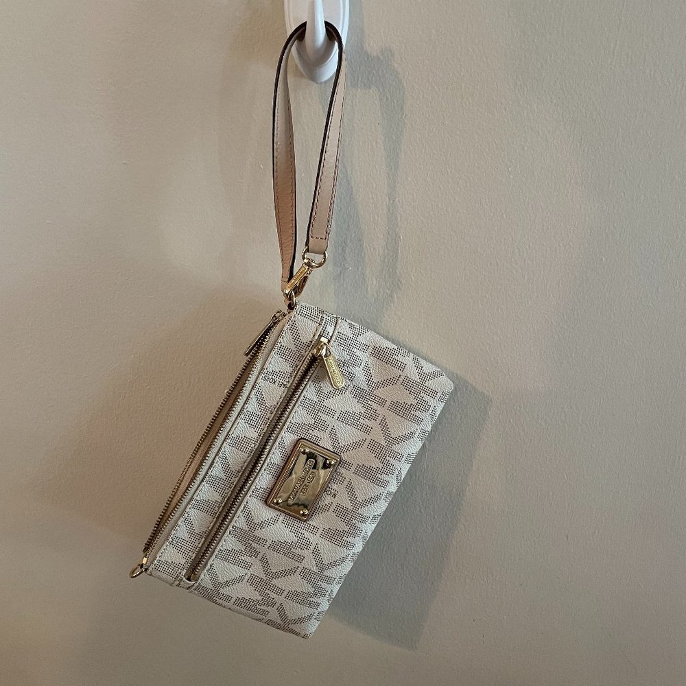 Michael Kors Wristlet - White Monogram
